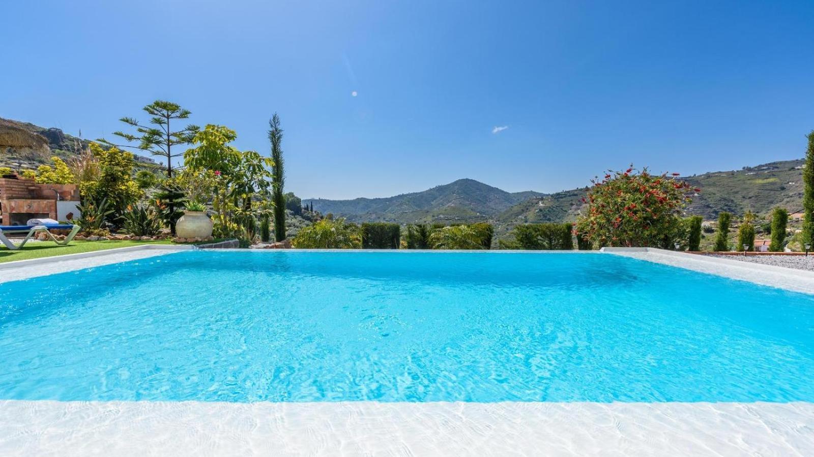 Villa Las Palmeras De Torrox By Ruralidays Extérieur photo